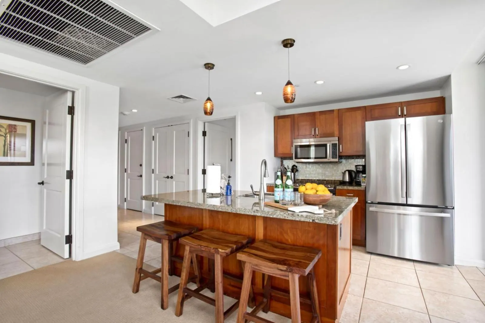 K B M Resorts- HKK-334 Extra-large 2Bd, private lanai, dual master suites, remodeled